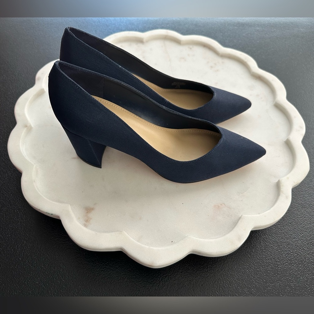 Women’s Marc Fisher Dark Navy Blue Block Heels Size 7M ~ 3 inches - Picture 6 of 7